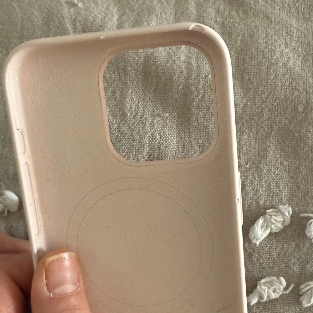 Apple iPhone 15 Pro Silicone Case - Pink